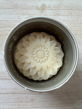 Load image into Gallery viewer, Wehrloom Blooming Cream (Full Size)