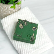 Load image into Gallery viewer, Cracklin Birch Artisan Soap