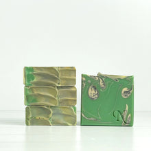 Load image into Gallery viewer, Cracklin Birch Artisan Soap