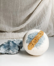 Load image into Gallery viewer, Celestine Geode - Meditation Crystal Bath Bomb